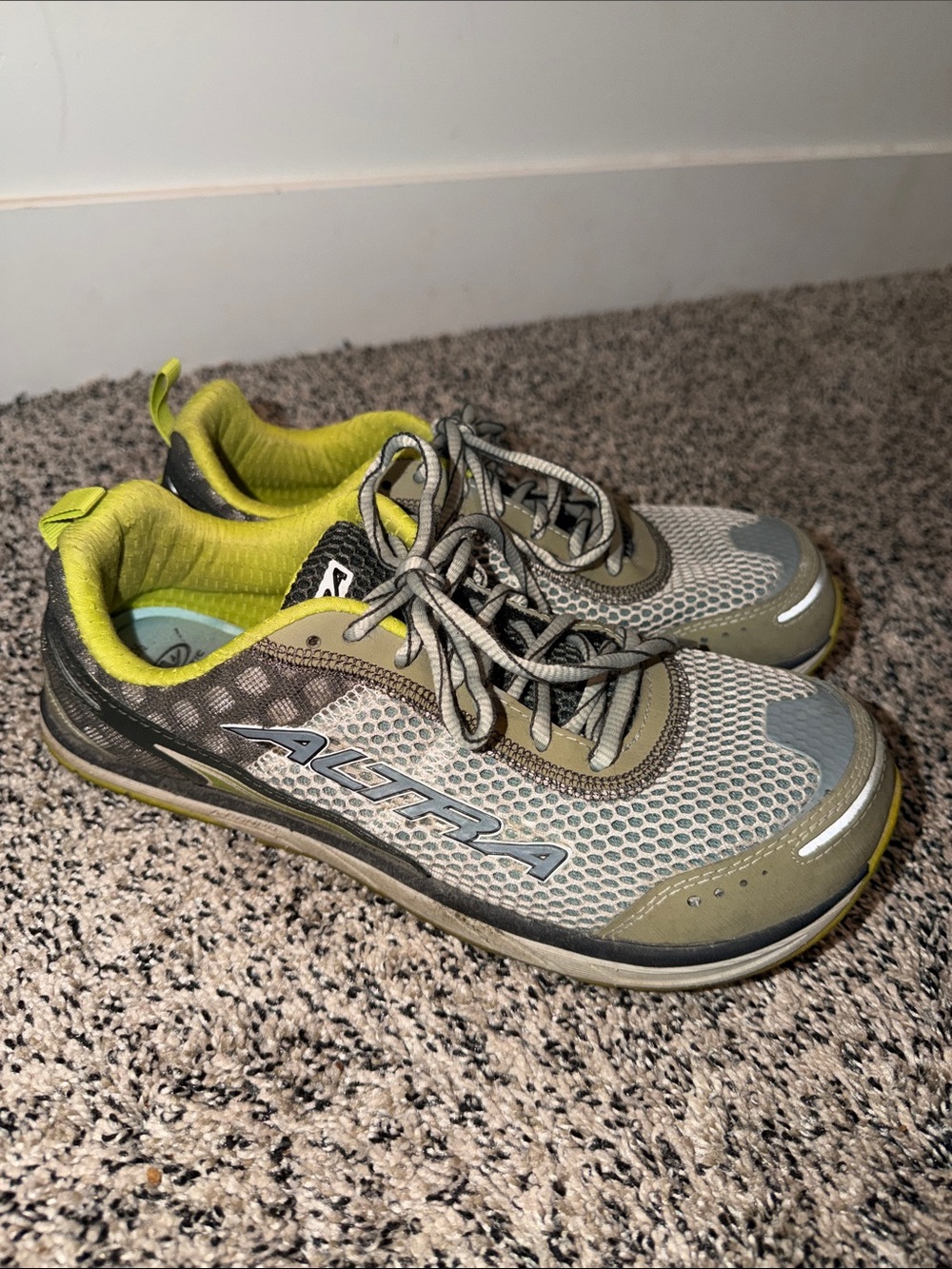 Altra Intuition 1.5 Green Gray Women's Size 9
